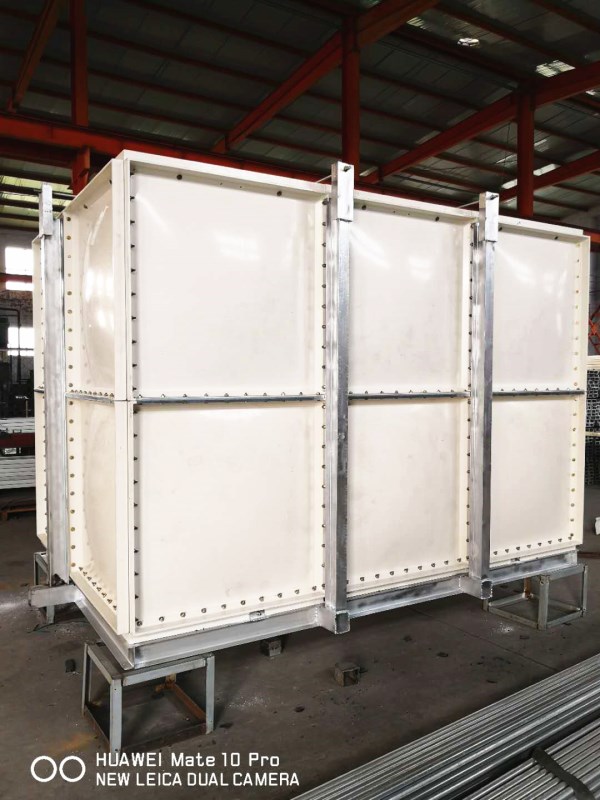 我們運輸玻璃鋼水箱時應(yīng)該注意哪些問題？